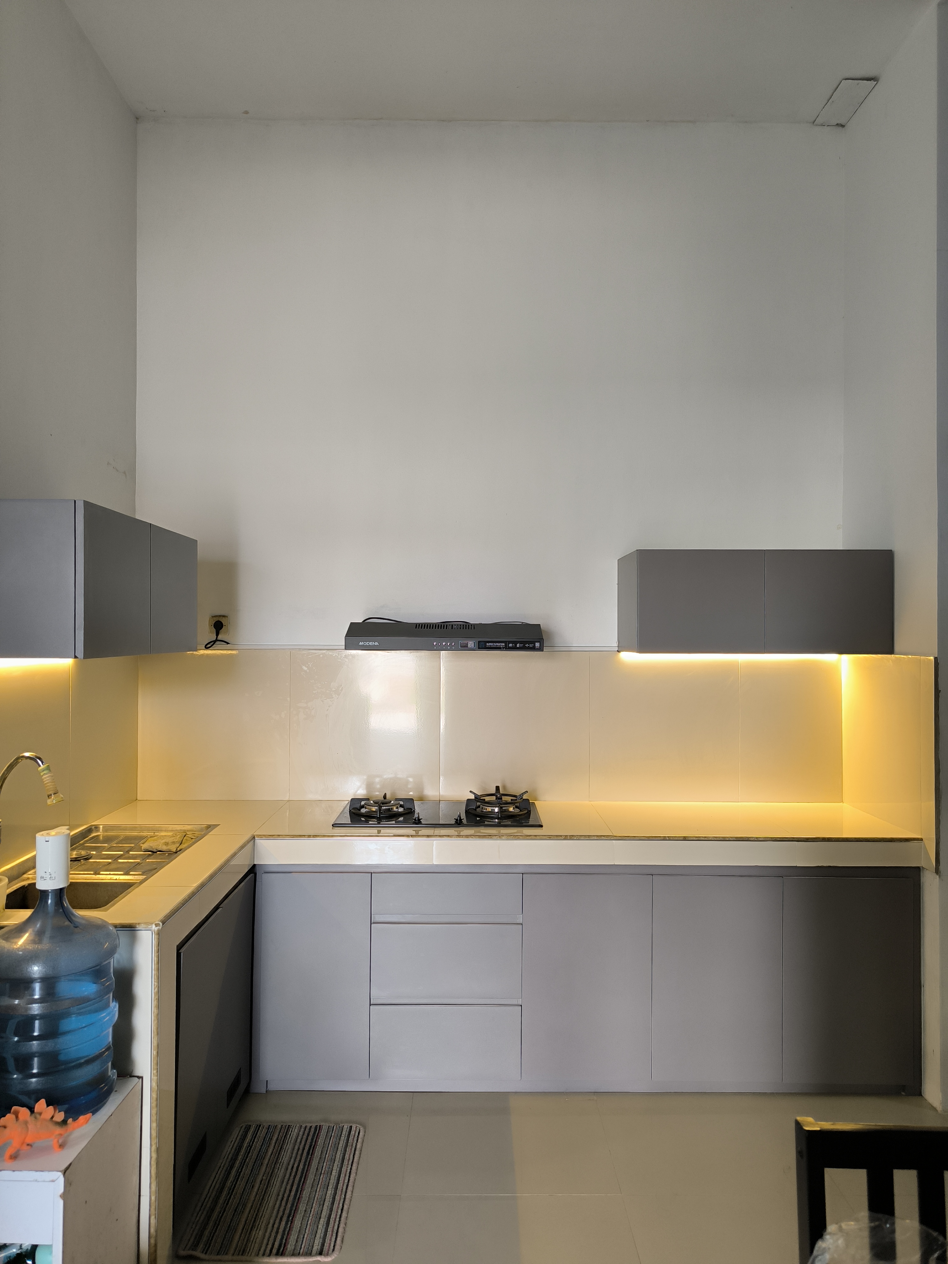 Kitchen Set kitchenset Minimalis  (Angsana Residence) di Gentan, solo baru — Solo Harmony Furniture