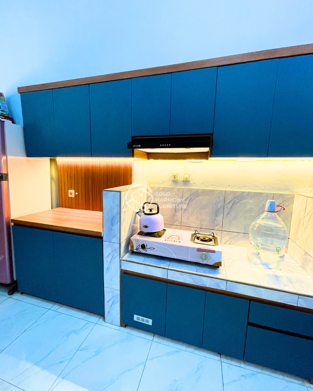 Kitchenset Minimalis Kontemporer — Kitchen Set foto 2 di Gawanan, karanganyar