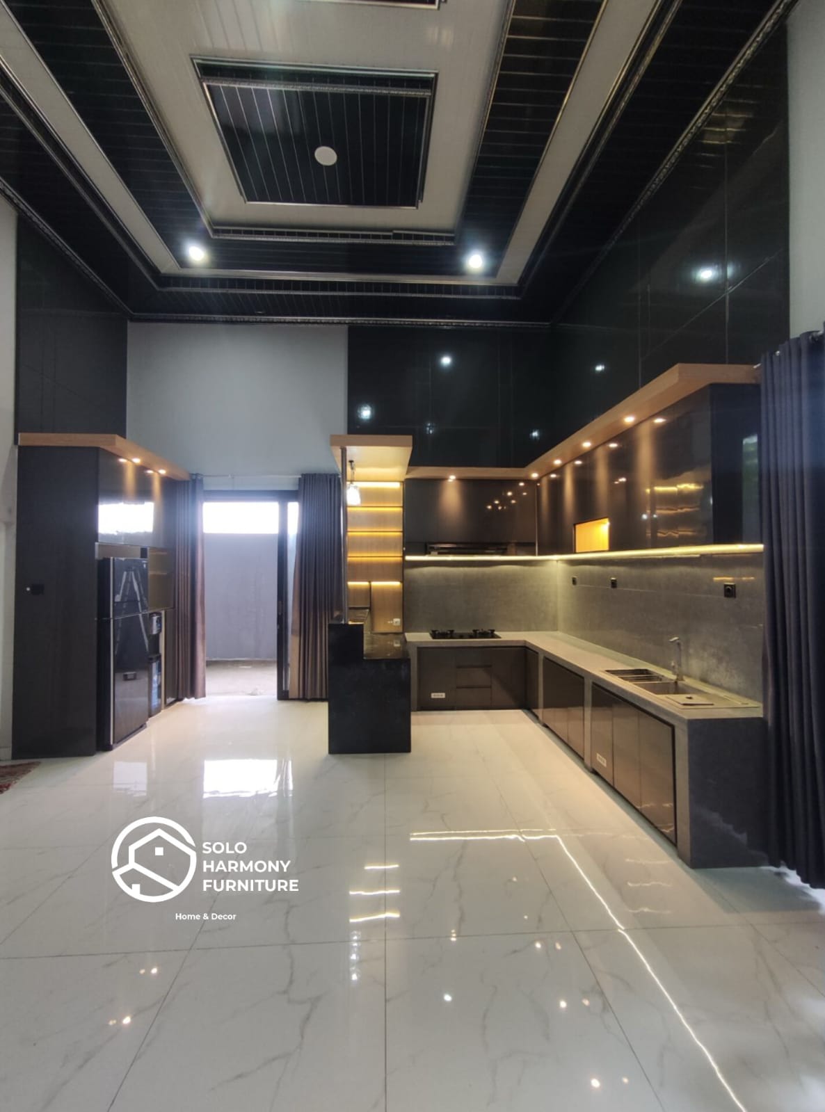 Kitchenset Luxury — Kitchen Set foto 2 di Sukoharjo , Solo baru