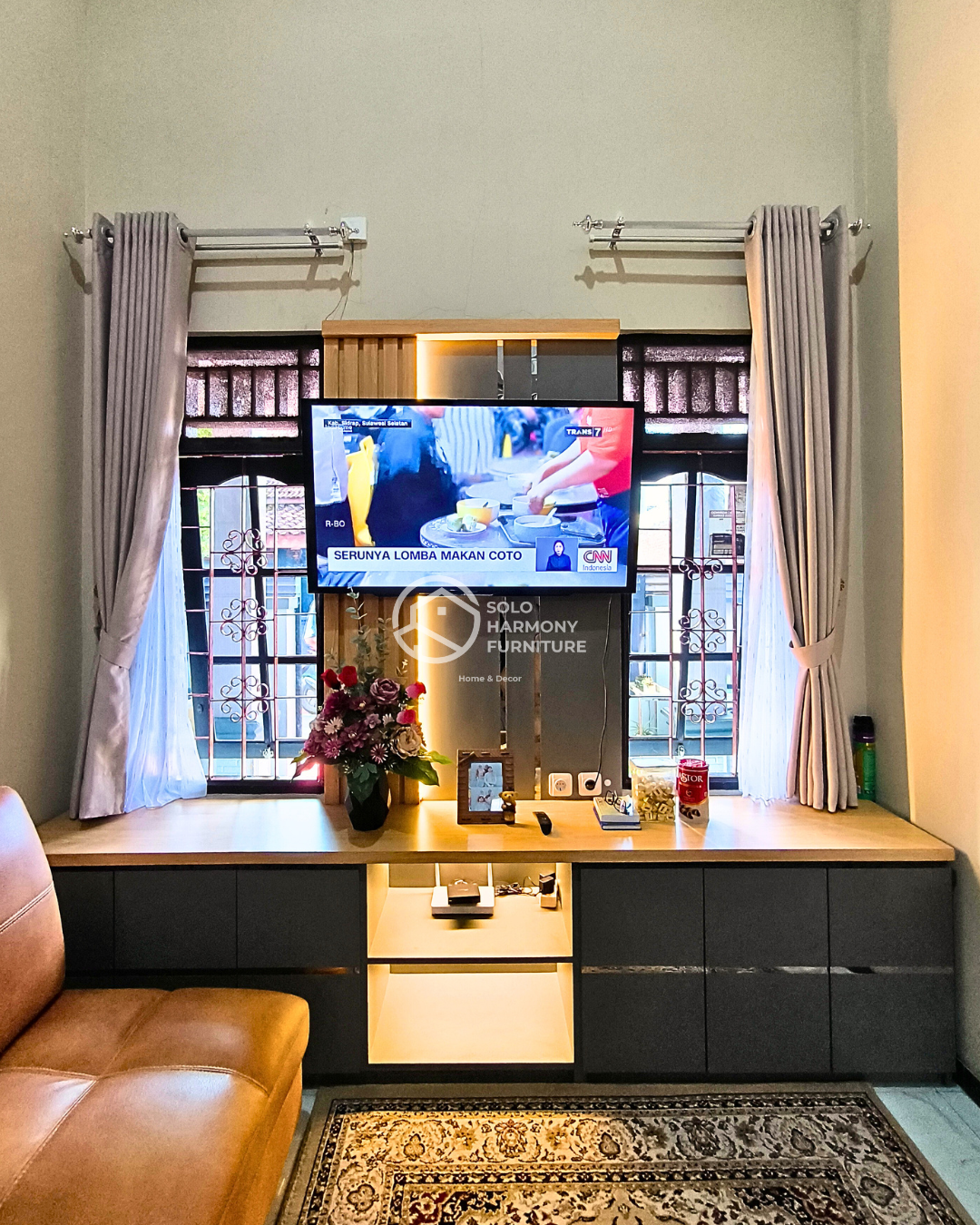 Backdrop Tv Minimalis - Bu Yuni — Backdrop TV foto 2 di Karanganyar