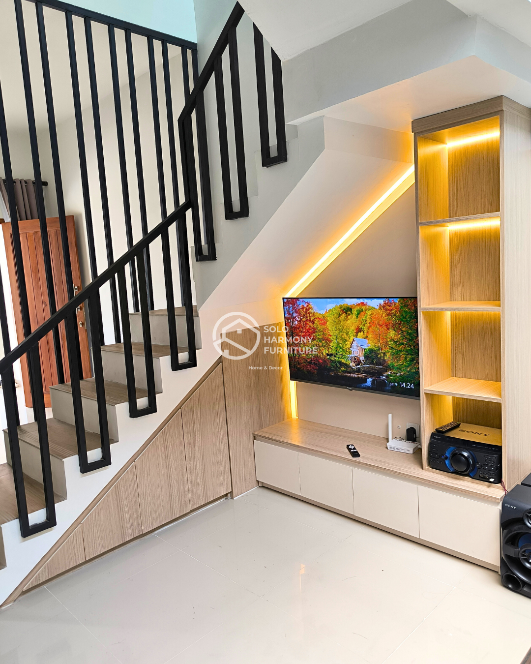 Backdrop TV & Multifunction Understairs Cabinet — Backdrop TV foto 2 di Solo Baru, Sukoharjo