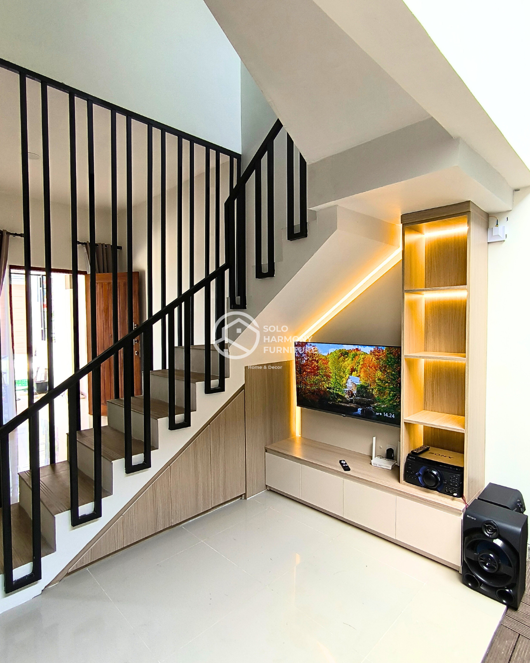 Backdrop TV & Multifunction Understairs Cabinet — Backdrop TV foto 7 di Solo Baru, Sukoharjo