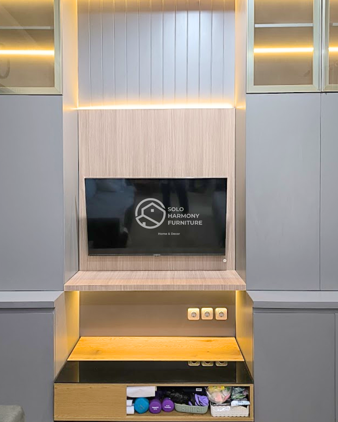 Backdrop Tv — Backdrop TV foto 5 di Citra Buana Residence, Colomadu, Karanganyar