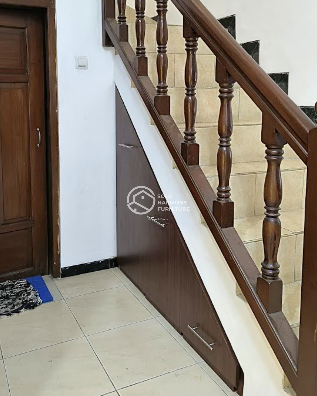 Rak Sepatu Bawah Tangga — Interior foto 4 di Banyuanyar, Surakarta