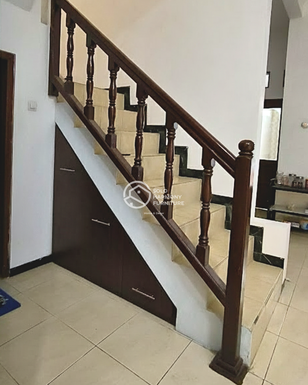 Rak Sepatu Bawah Tangga — Interior foto 5 di Banyuanyar, Surakarta
