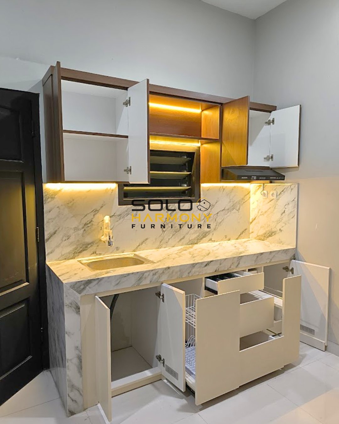 Kitchenset Minimalis atas bawah — Kitchen Set foto 4 di Karangasem, solo