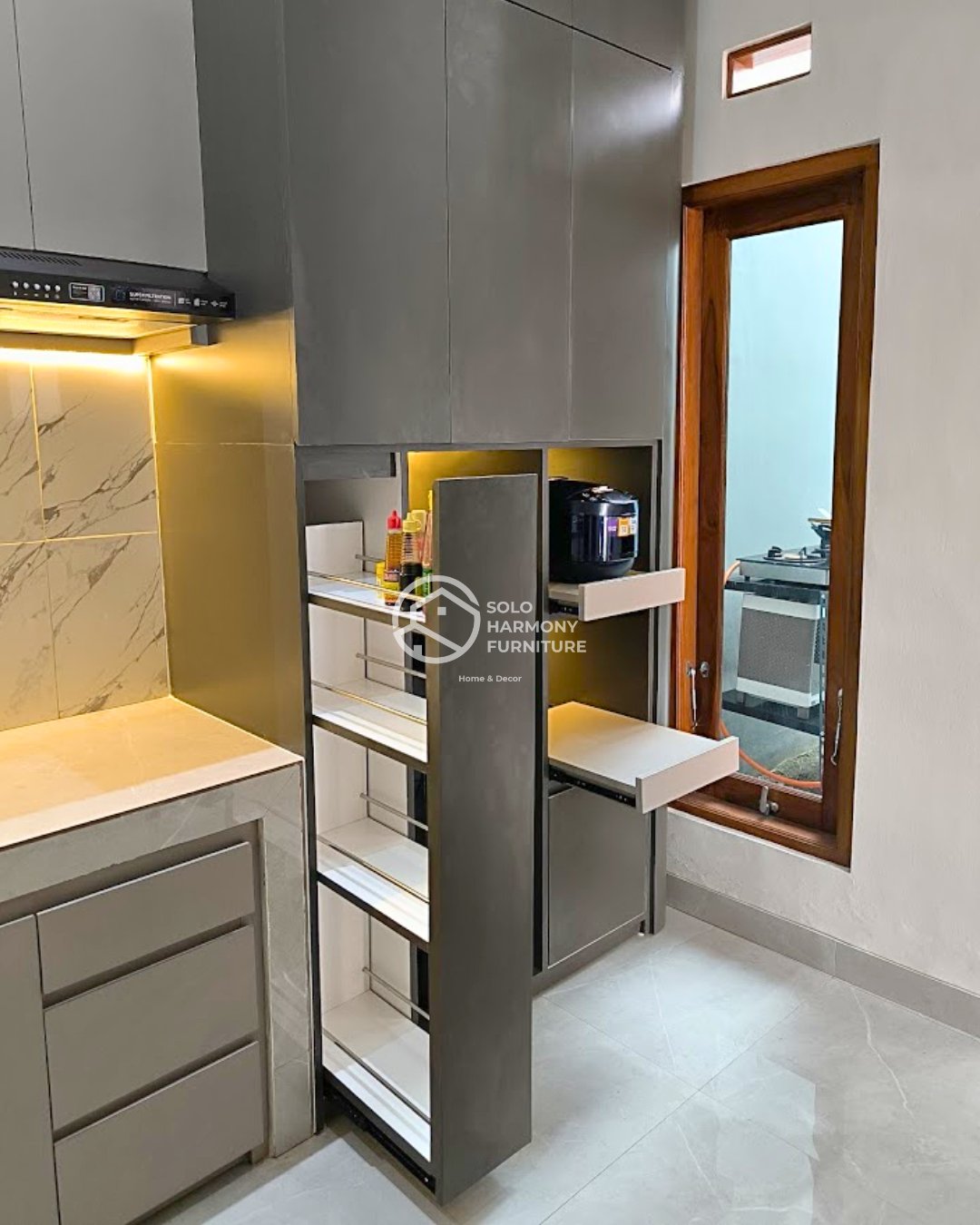 Kitchen Set Minimalis Elegan — Kitchen Set foto 5 di Permata Buana, Colomadu, Karanganyar