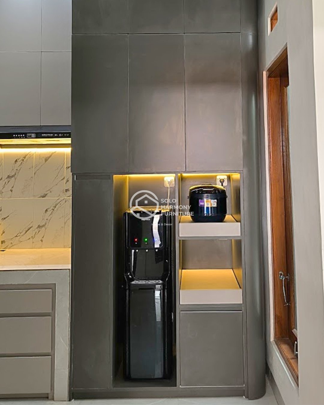 Kitchen Set Minimalis Elegan — Kitchen Set foto 6 di Permata Buana, Colomadu, Karanganyar