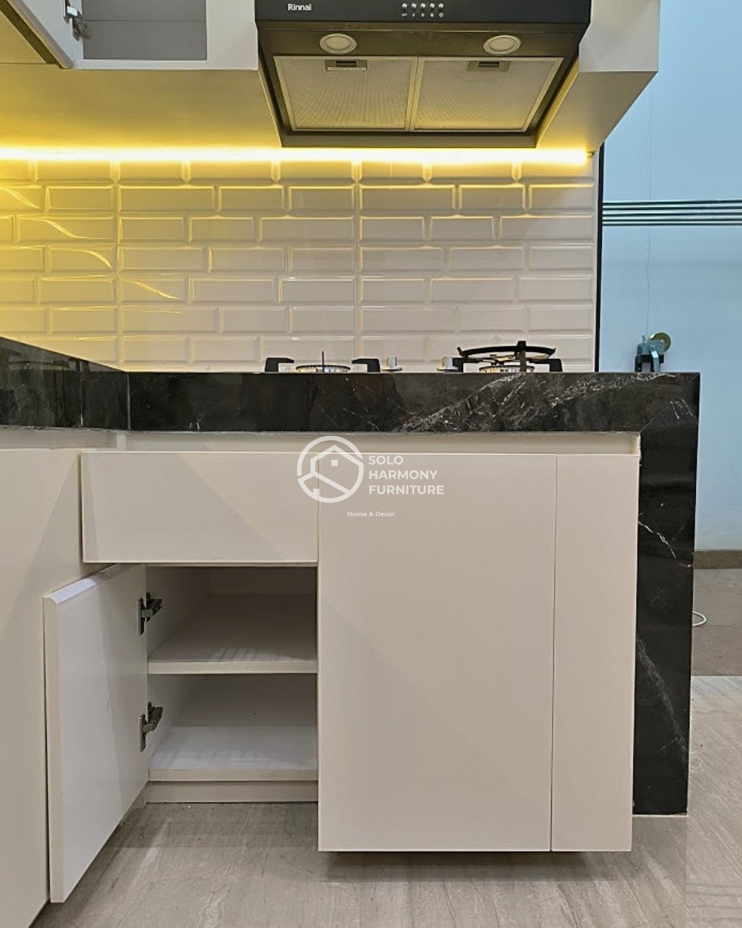 Kitchen Set Minimalis Letter L Elegan — Kitchen Set foto 6 di Gentan, Sukoharjo