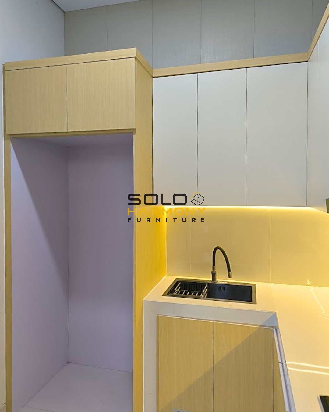 Kitchenset Minimalis Letter L Modern — Kitchen Set foto 5 di Perumahan Casablangka, Kartasura