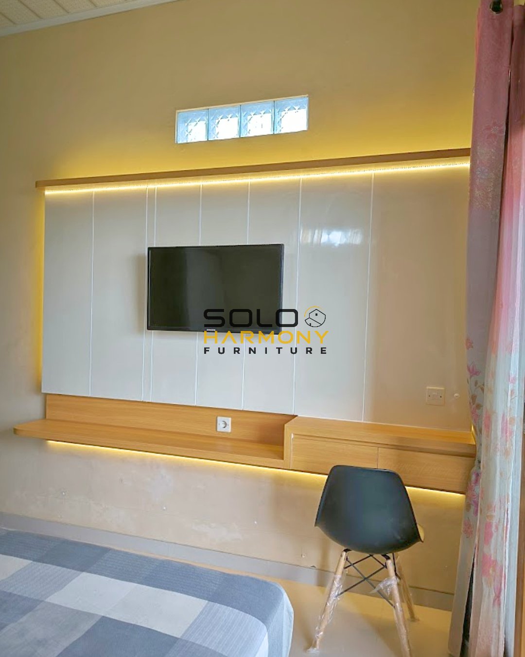 Backdrop TV & Meja Kerja Minimalis — Backdrop TV foto 4 di Sukohardjo