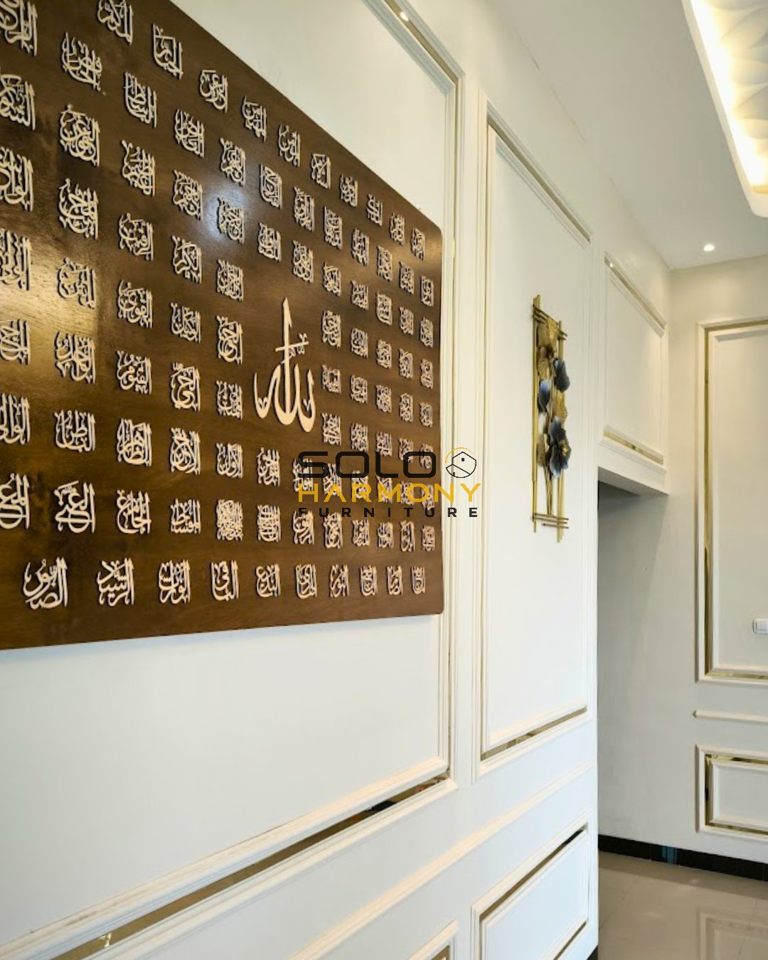 Set Ruang Tamu Minimalis Mewah Nuansa Gold — Interior foto 6 di Boyolali