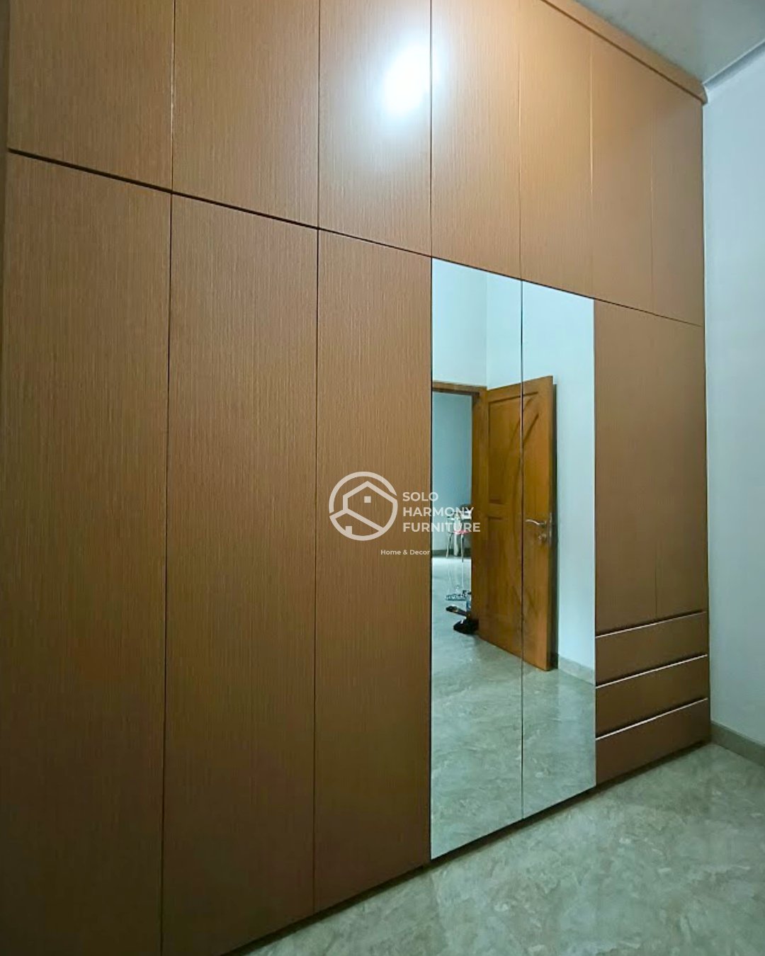 Built-In Wardrobe Full-Height — Lemari foto 3 di Palur, Karanganyar