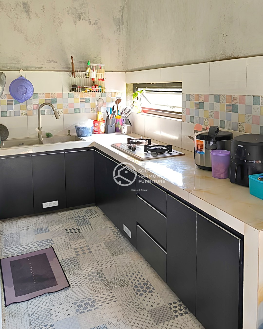 Custom Kabinet Kitchen Set Bawah L-Shap — Kitchen Set foto 2 di Sukoharjo