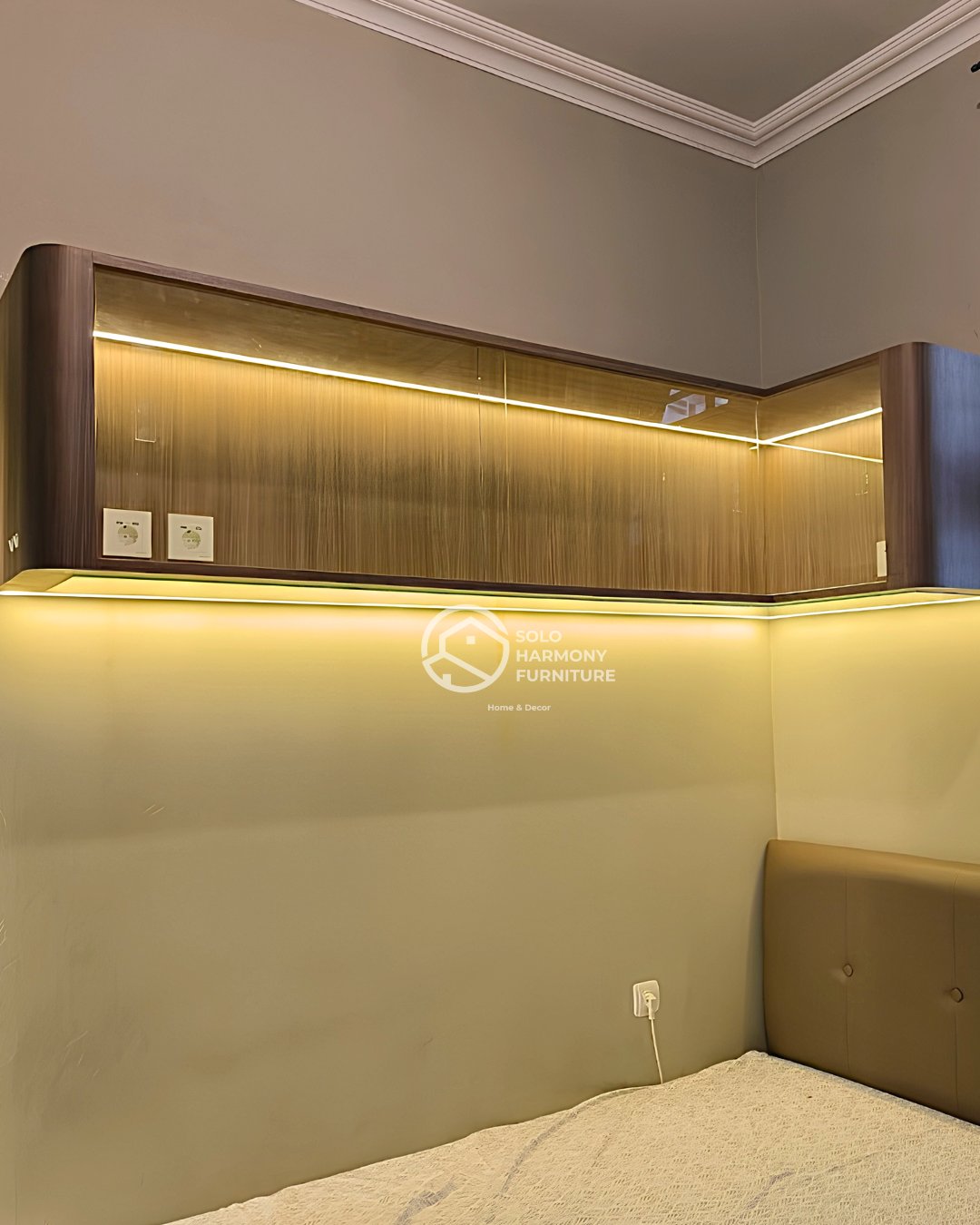Floating Corner Display Box — Interior foto 2 di Laweyan, Solo