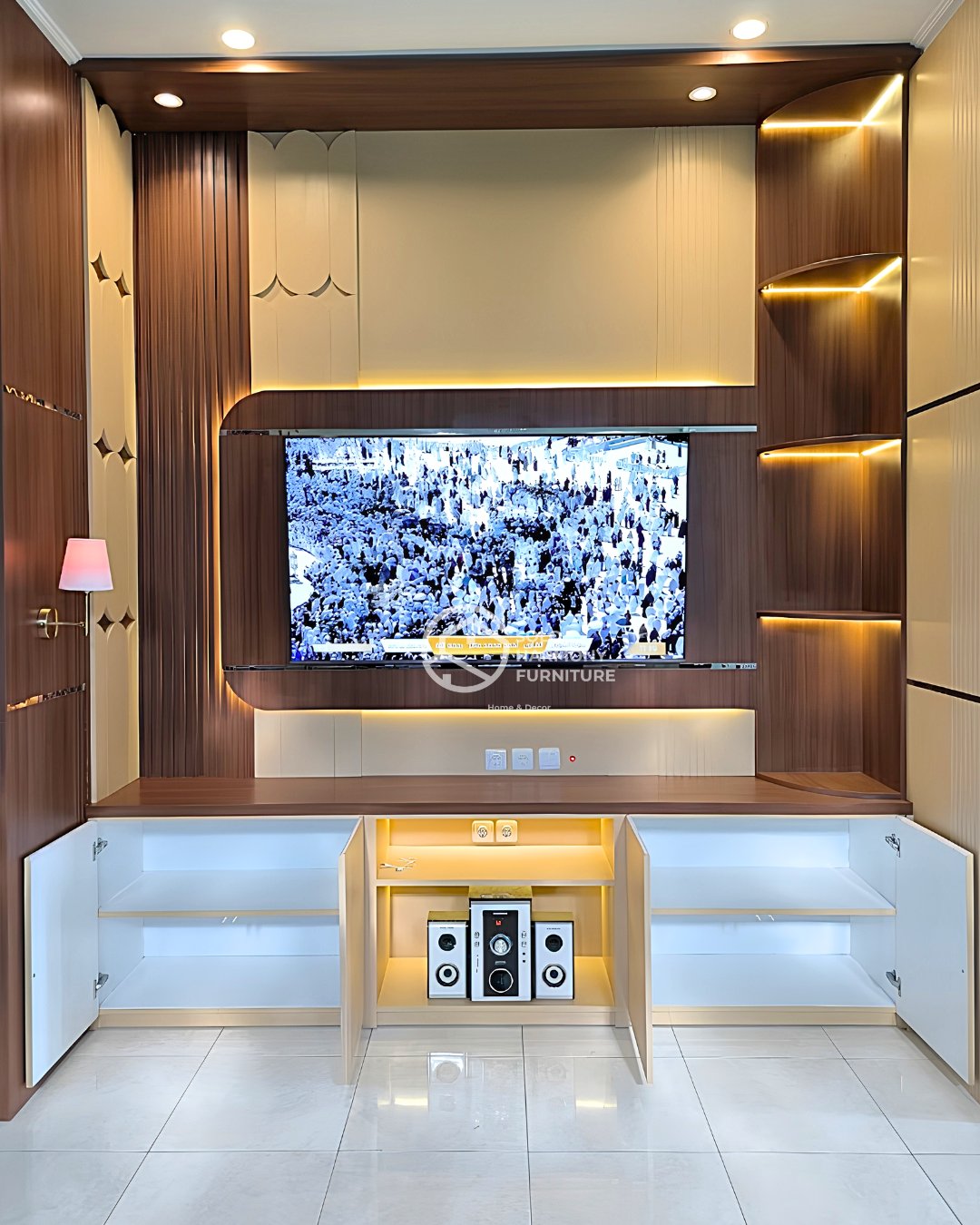 Luxurious Custom Backdrop TV Set — Backdrop TV foto 2 di Solo, Solo Baru