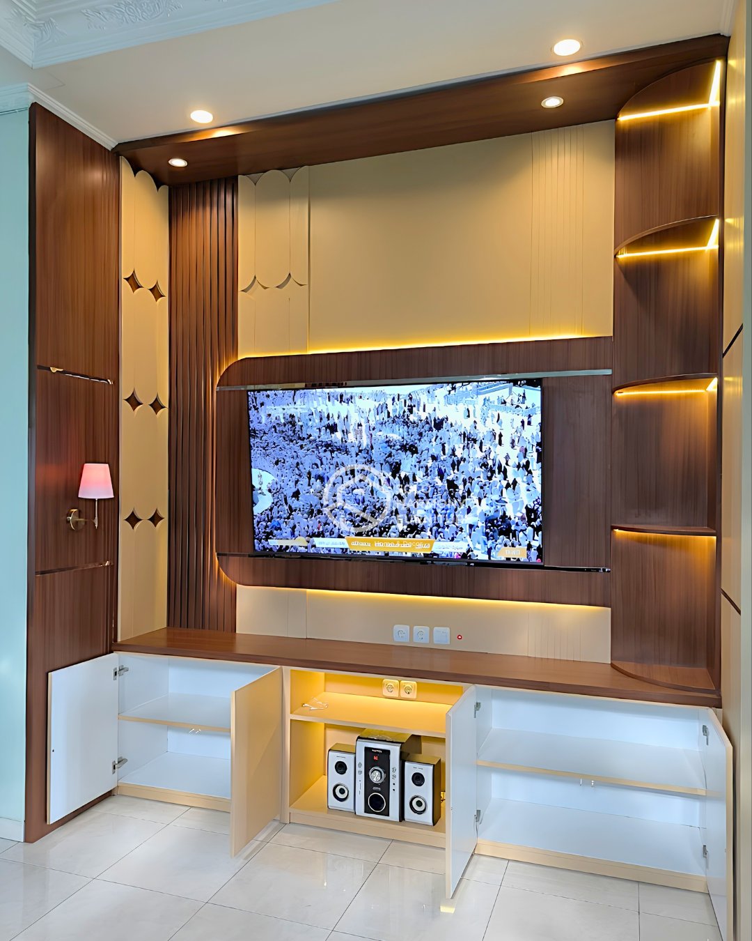 Luxurious Custom Backdrop TV Set — Backdrop TV foto 3 di Solo, Solo Baru