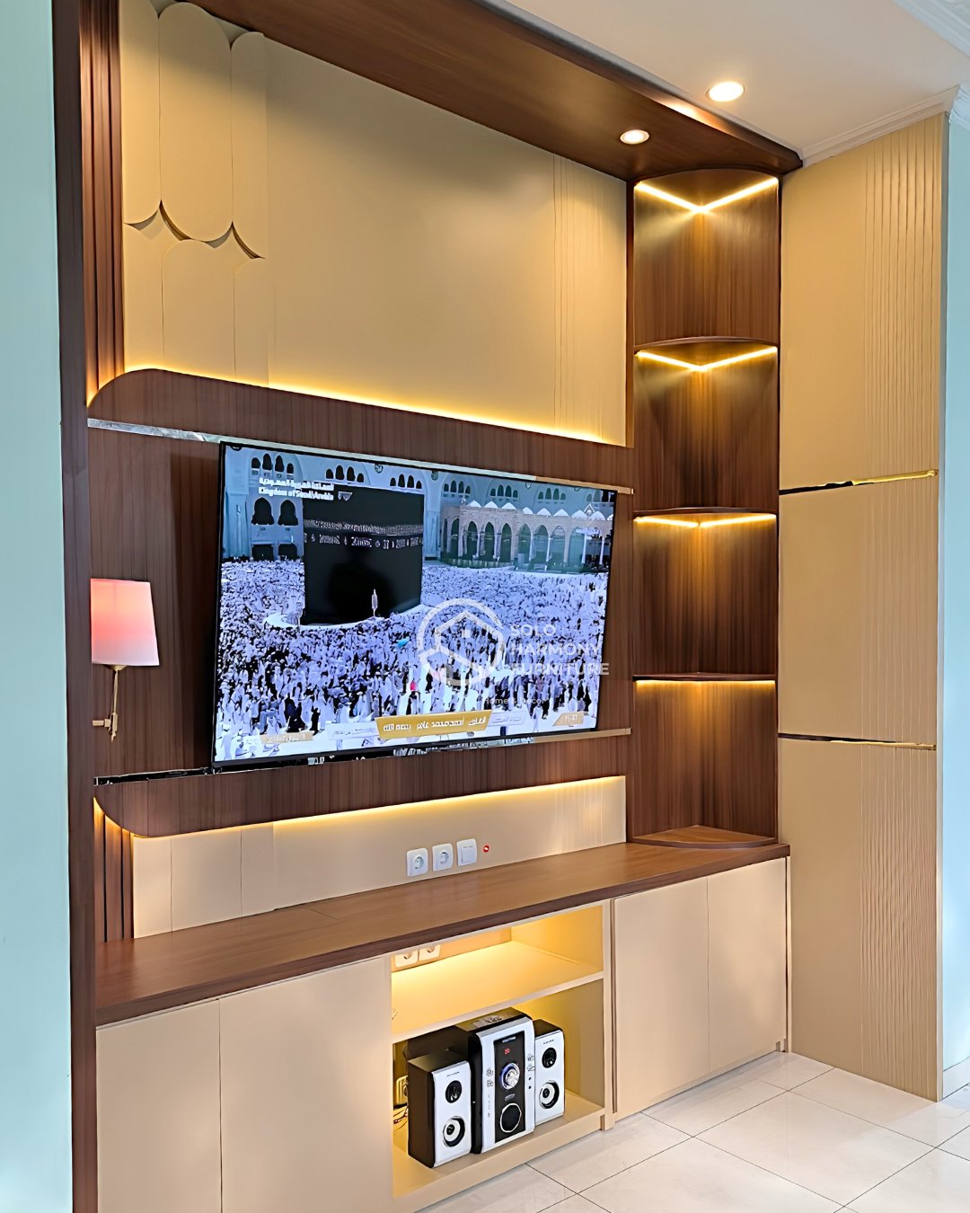 Luxurious Custom Backdrop TV Set — Backdrop TV foto 4 di Solo, Solo Baru
