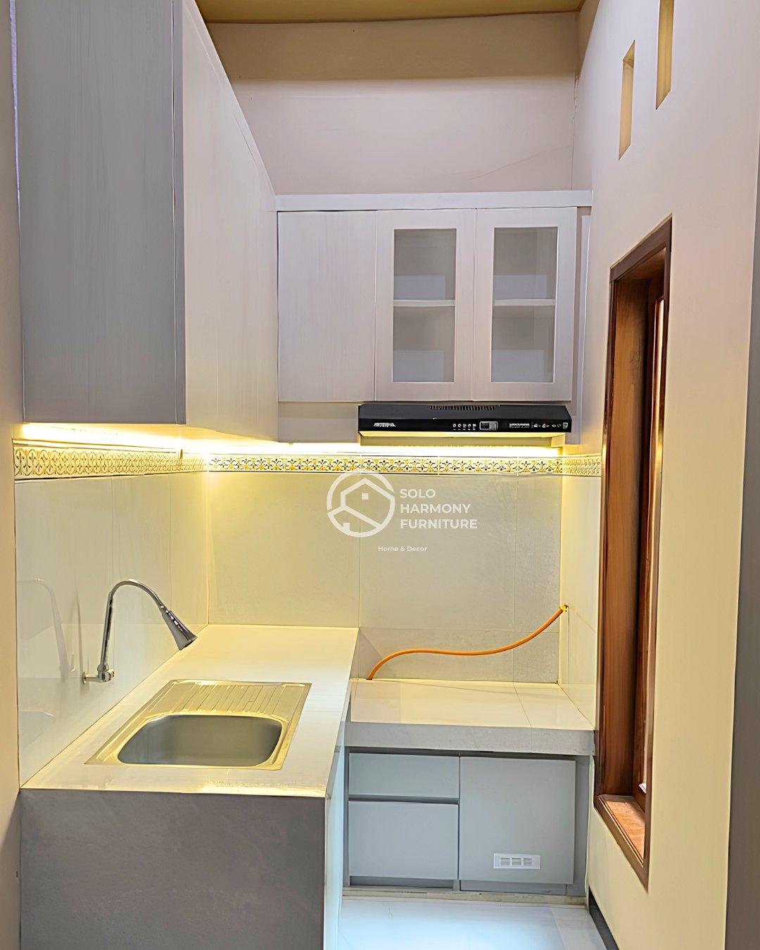 Kitchen Set Minimalis yang Menawan — Kitchen Set foto 4 di Gumpang, Kartasura