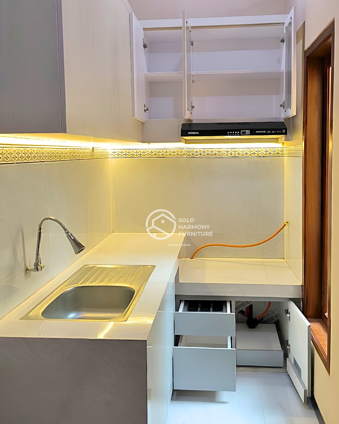 Kitchen Set Minimalis yang Menawan — Kitchen Set foto 5 di Gumpang, Kartasura