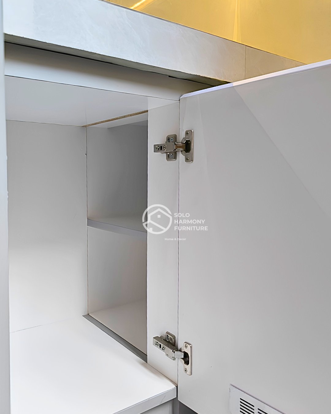 Kitchen Set Minimalis yang Menawan — Kitchen Set foto 7 di Gumpang, Kartasura