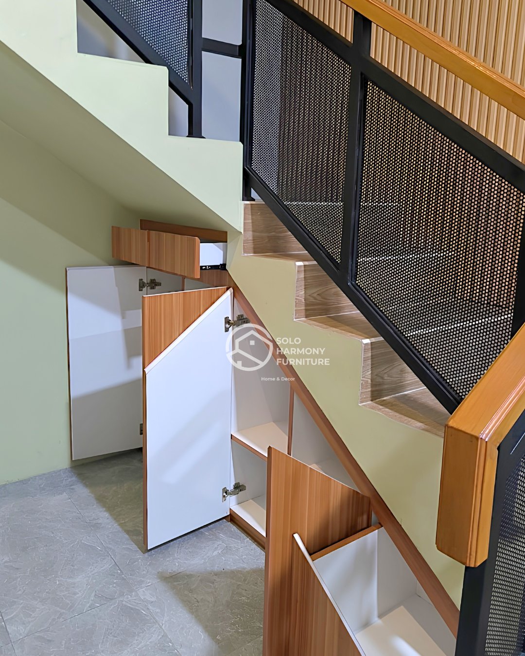 Storage Bawah Tangga Minimalis — Interior foto 7 di Gentan, Sukoharjo