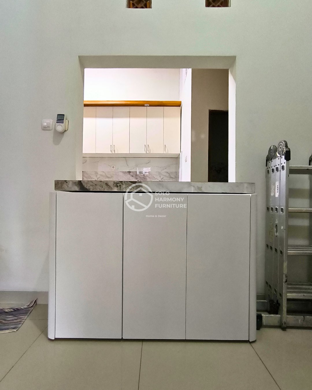 Custom Minimalist Mobile Cabinet — Lemari foto 2 di Colomadu, Karanganyar