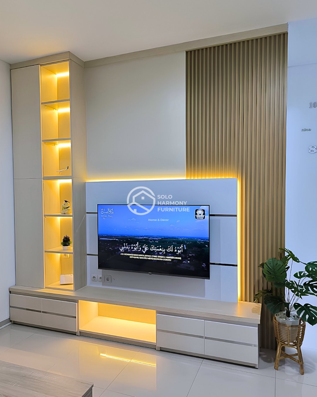 Integrated Full-Height Backdrop TV Set — Backdrop TV foto 3 di Citra Buana, Colomadu, Karanganyar