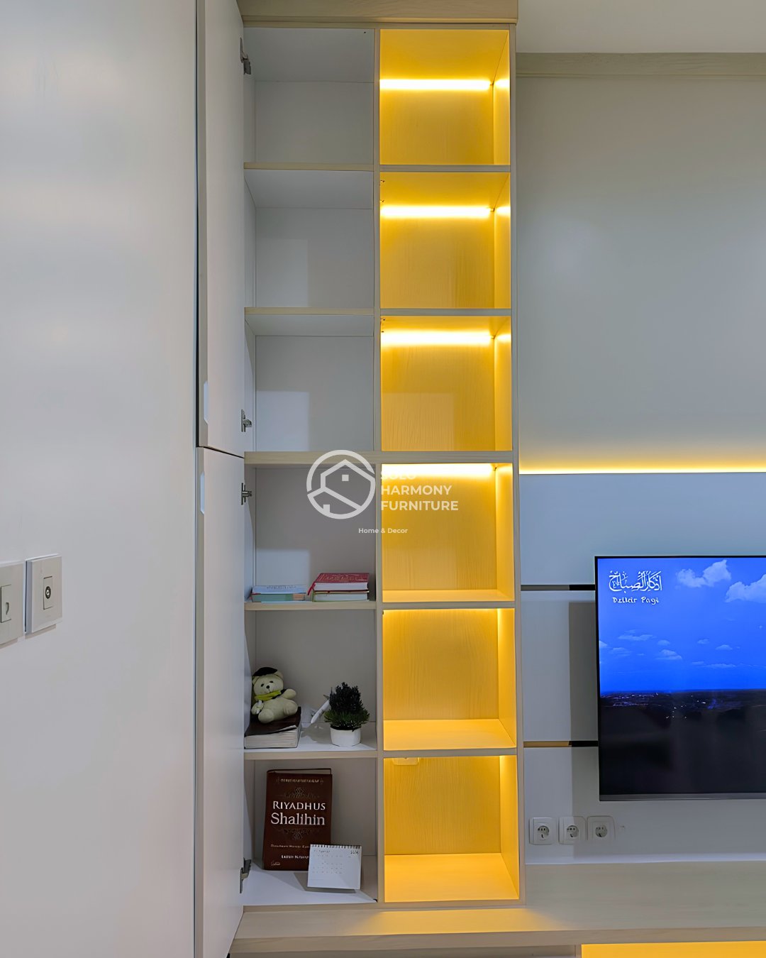 Integrated Full-Height Backdrop TV Set — Backdrop TV foto 5 di Citra Buana, Colomadu, Karanganyar
