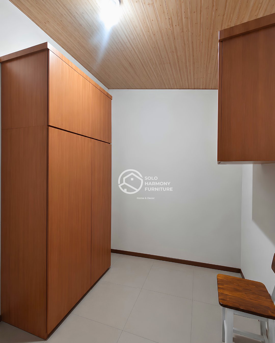 Penataan Furnitur Gudang Dua Sisi Minimalis — Lemari foto 5 di Cemani, Solo
