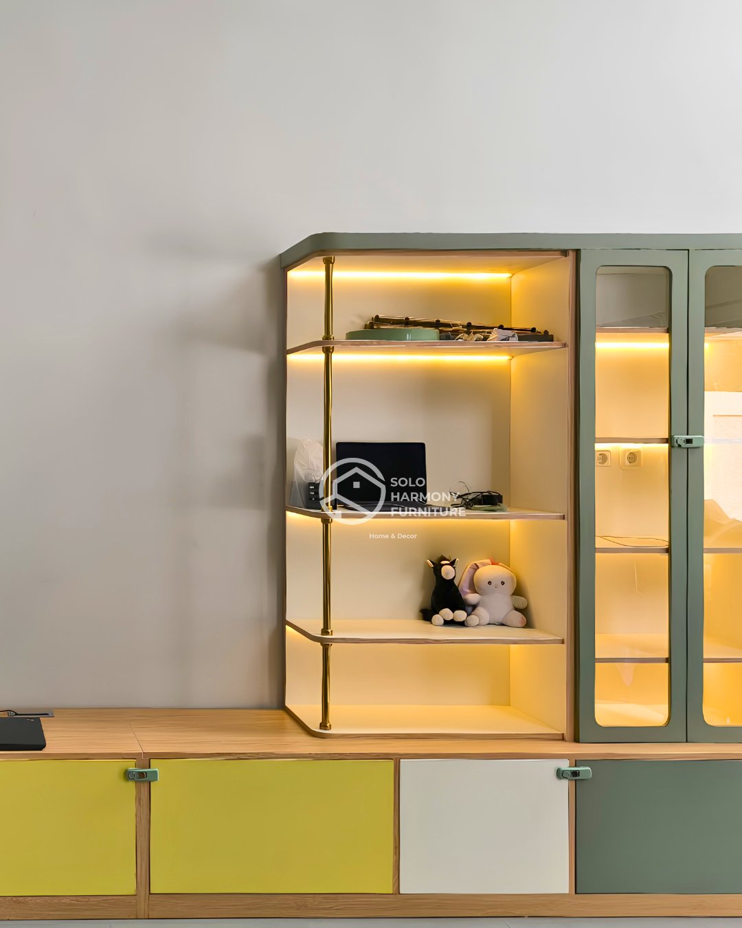 Sage & Yellow Minimalist Credenza Set — Interior foto 7 di Salatiga