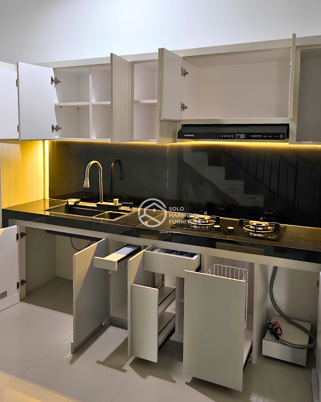 Modern Linear Grey Kitchen Set — Kitchen Set foto 4 di OASIS Premiere, Kartasura, Sukoharjo