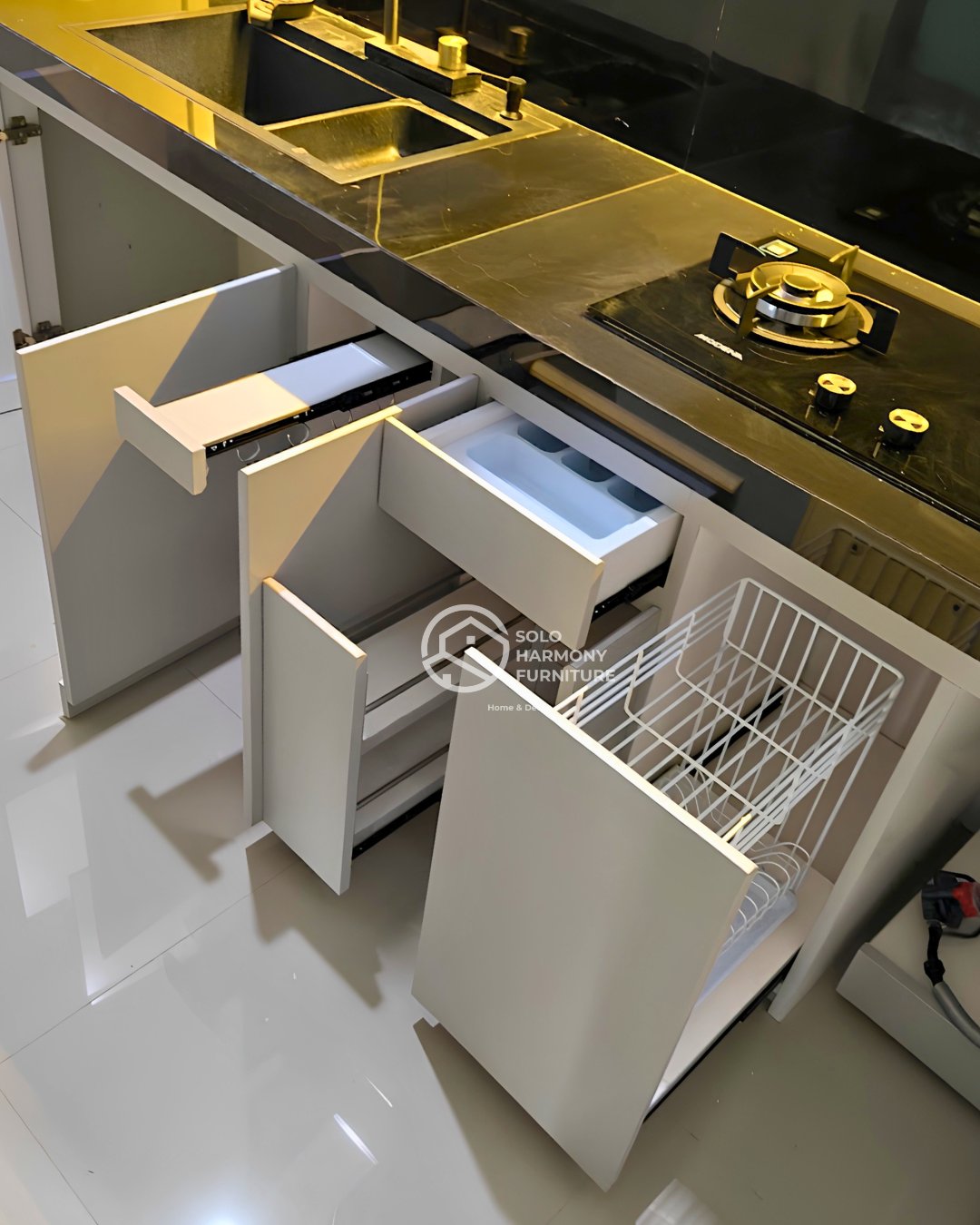 Modern Linear Grey Kitchen Set — Kitchen Set foto 5 di OASIS Premiere, Kartasura, Sukoharjo