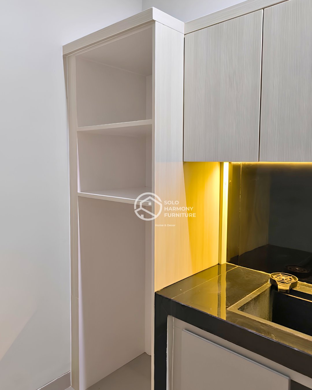 Modern Linear Grey Kitchen Set — Kitchen Set foto 6 di OASIS Premiere, Kartasura, Sukoharjo