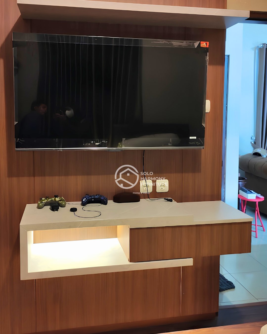 Backdrop TV Minimalis Gantung — Backdrop TV foto 2 di Wonosari, Klaten