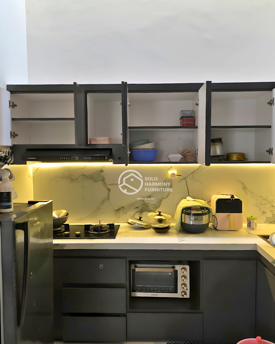 Modern L-Shape Dark Charcoal Kitchen Set — Kitchen Set foto 8 di D'Cendana Colomadu, Karanganyar.