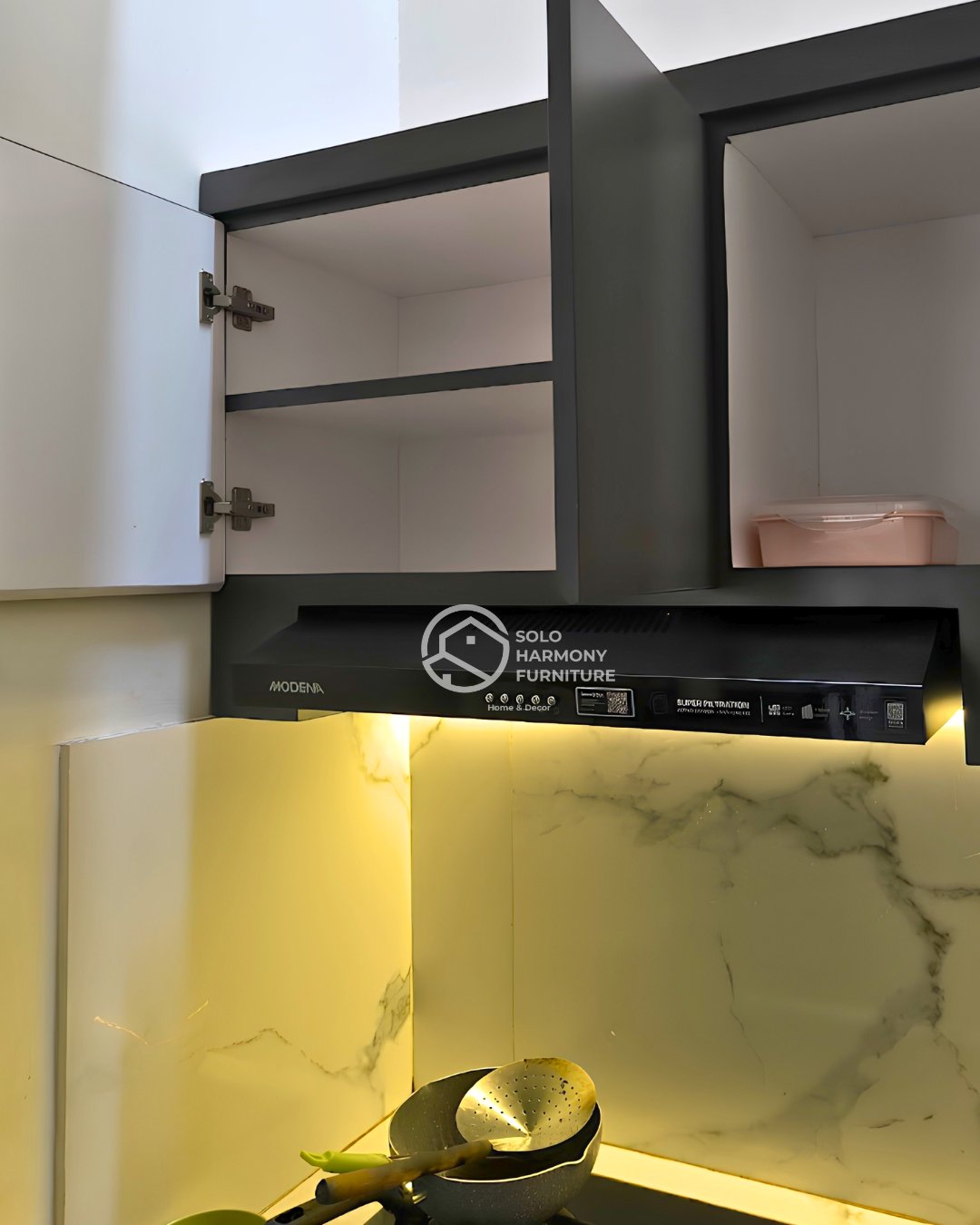 Modern L-Shape Dark Charcoal Kitchen Set — Kitchen Set foto 10 di D'Cendana Colomadu, Karanganyar.
