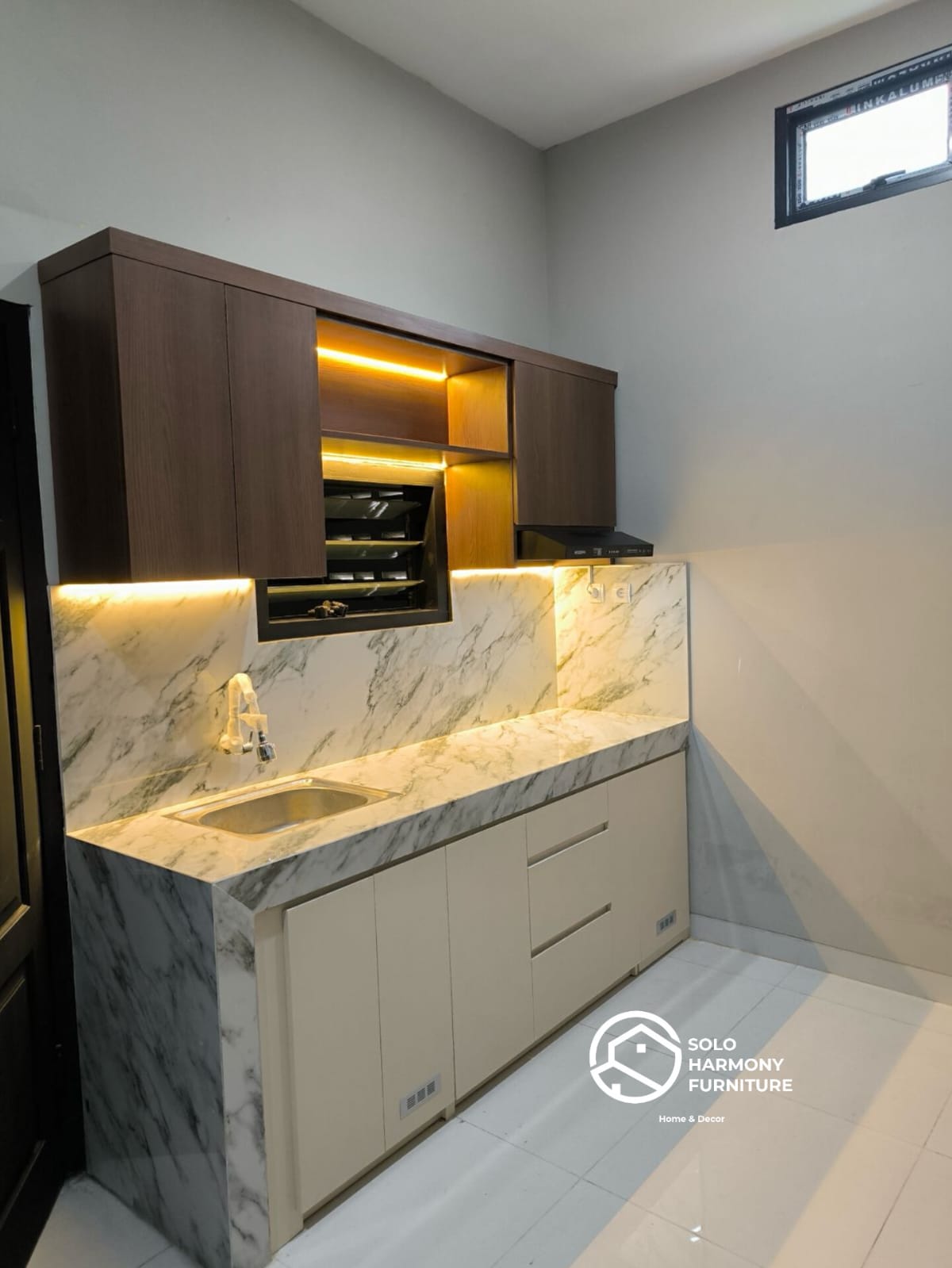 Kitchen Set Kitchenset Minimalis atas bawah di Karangasem, solo — Solo Harmony Furniture