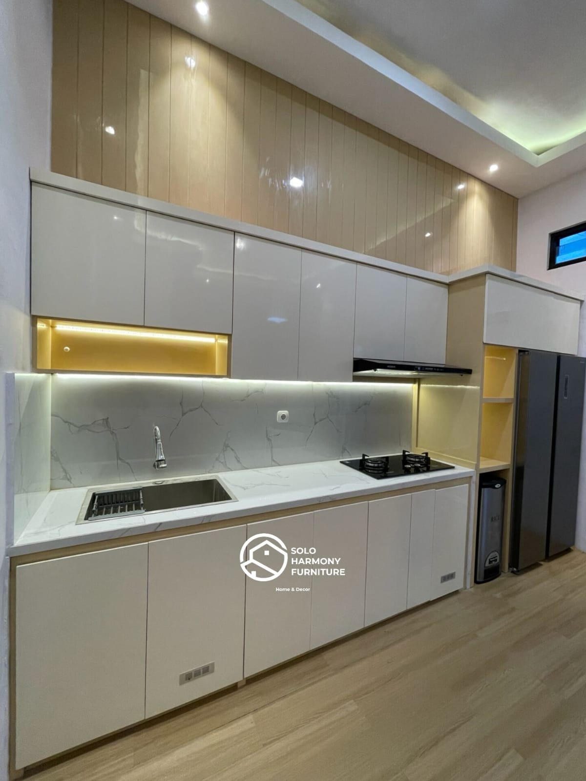 Kitchen Set Kitchen Set Modern minimalis di Sumber, Banyuanyar. Solo — Solo Harmony Furniture