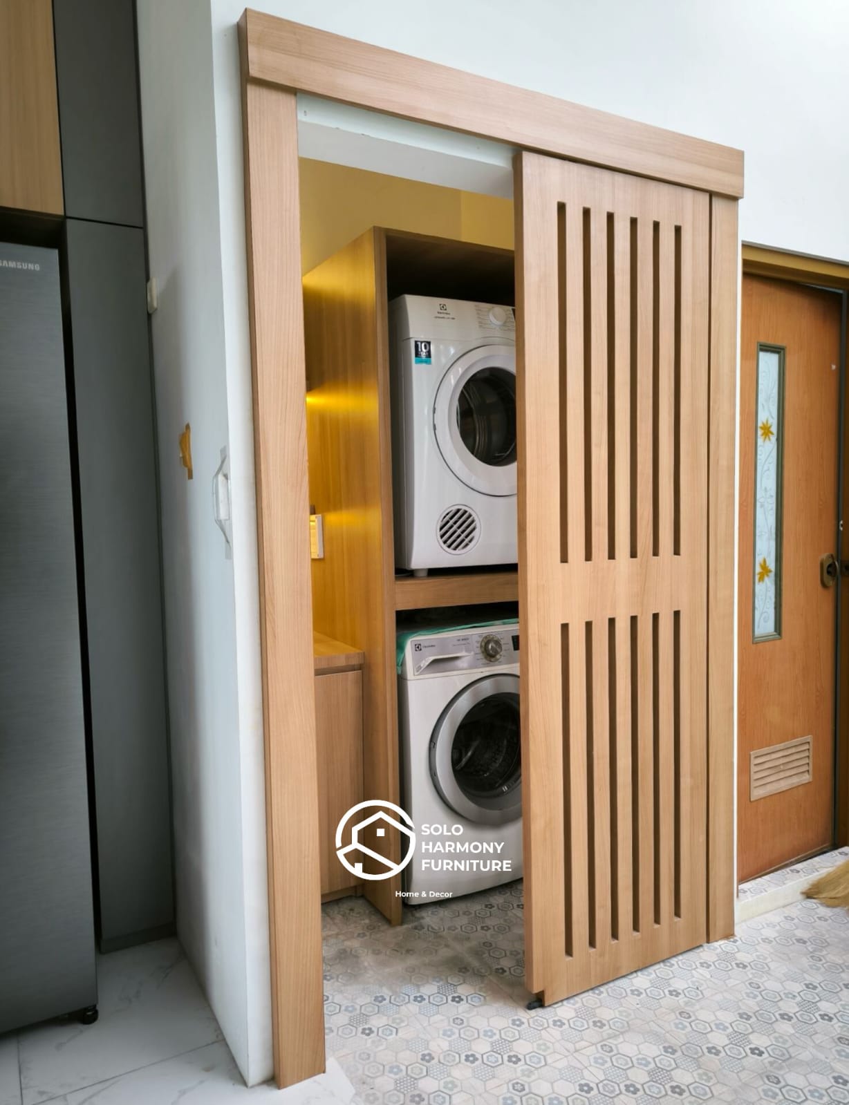 Interior Full Mini Laundry room di Colomadu, Karanganyar — Solo Harmony Furniture