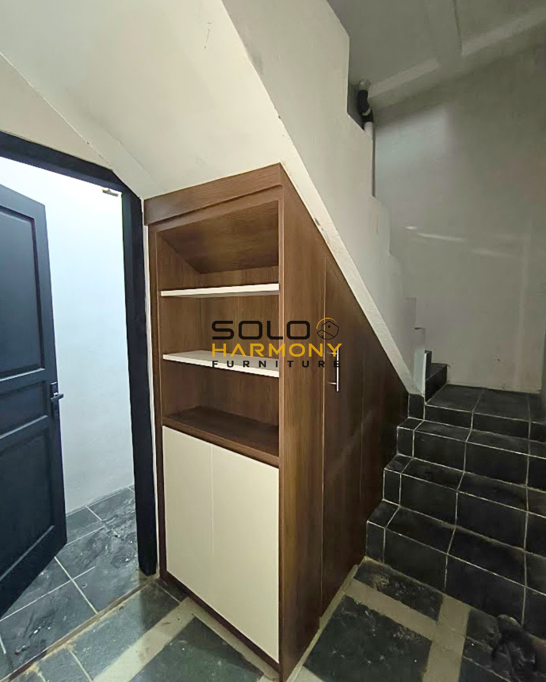 Ruang Bawah Tangga — Interior di Kartasura · Solo Harmony Furniture Soloraya