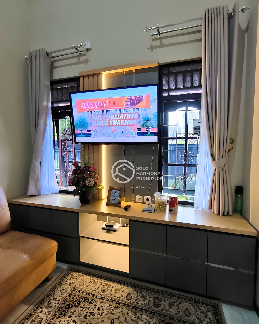 Minimalist Backdrop TV & Long Cabinet Set — Backdrop TV di Karanganyar · Solo Harmony Furniture Soloraya