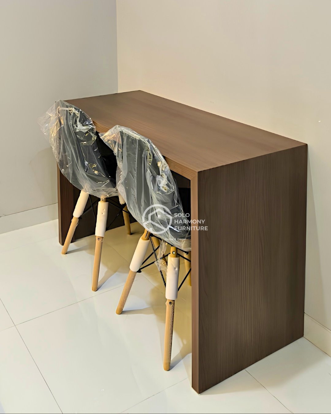 Interior Compact Minimalist Dining Table di Colomadu, Karanganyar — Solo Harmony Furniture