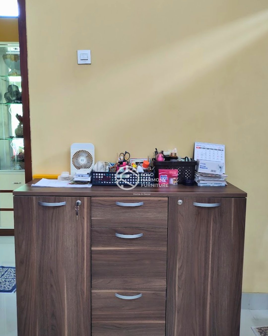 Lemari Lemari Kabinet Penyimpanan Serbaguna di Klaten — Solo Harmony Furniture