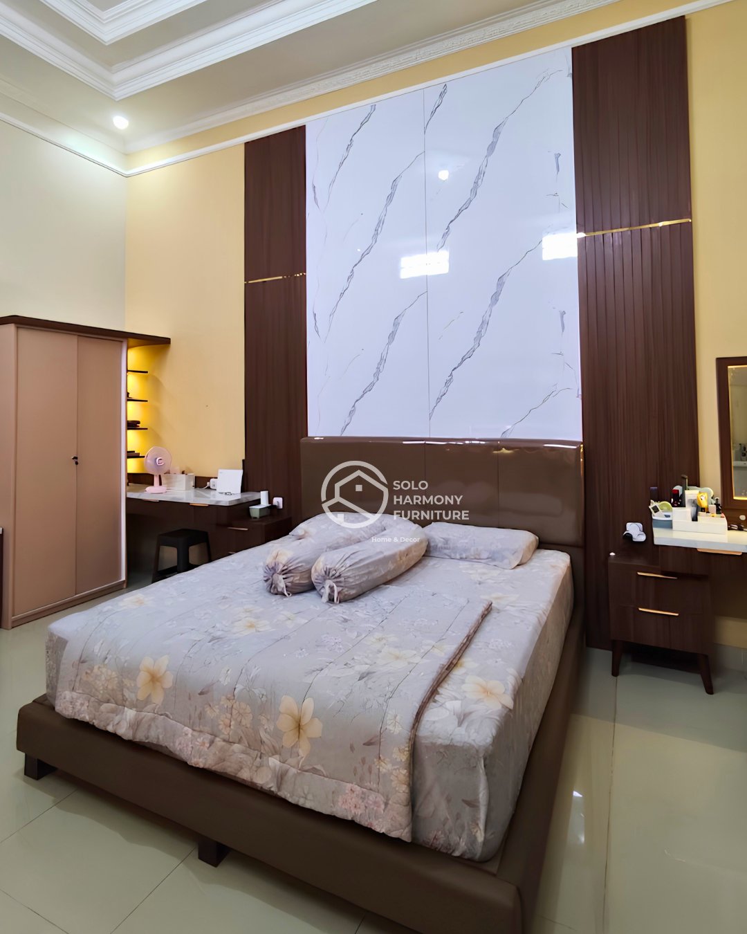 Interior Luxury Master Bedroom Set with Integrated TV Panel di Sragen — Solo Harmony Furniture
