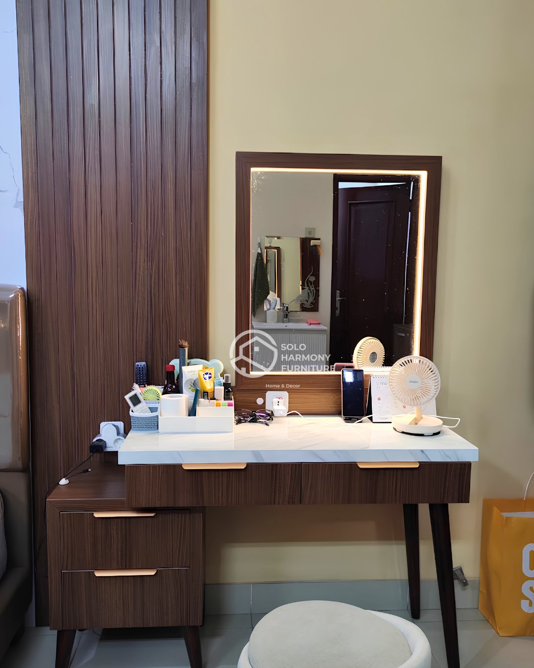 Interior Meja Rias di Sragen — Solo Harmony Furniture