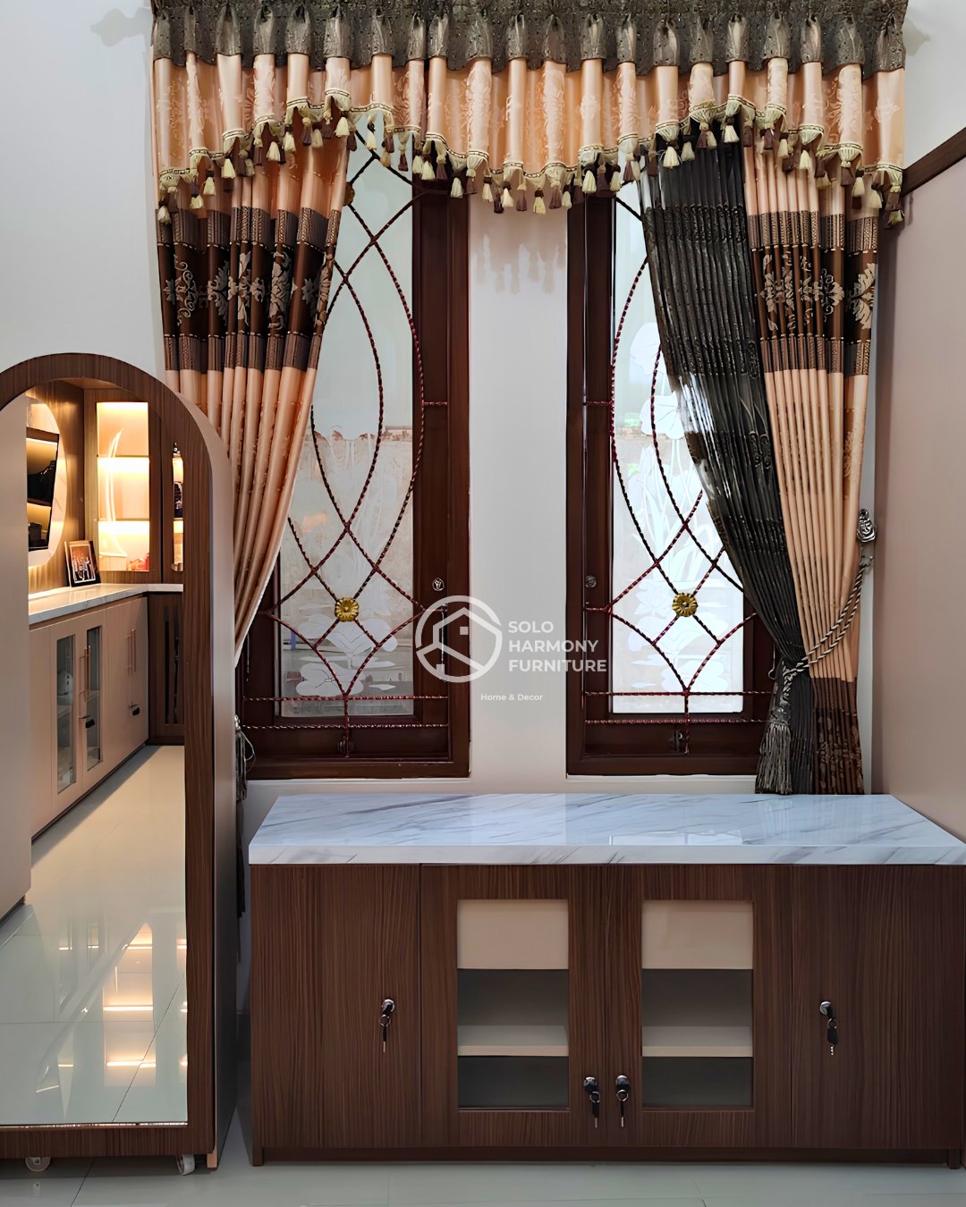 Lemari Credenza Marble Top & Wheeled Arch Standing Mirror di Sragen — Solo Harmony Furniture