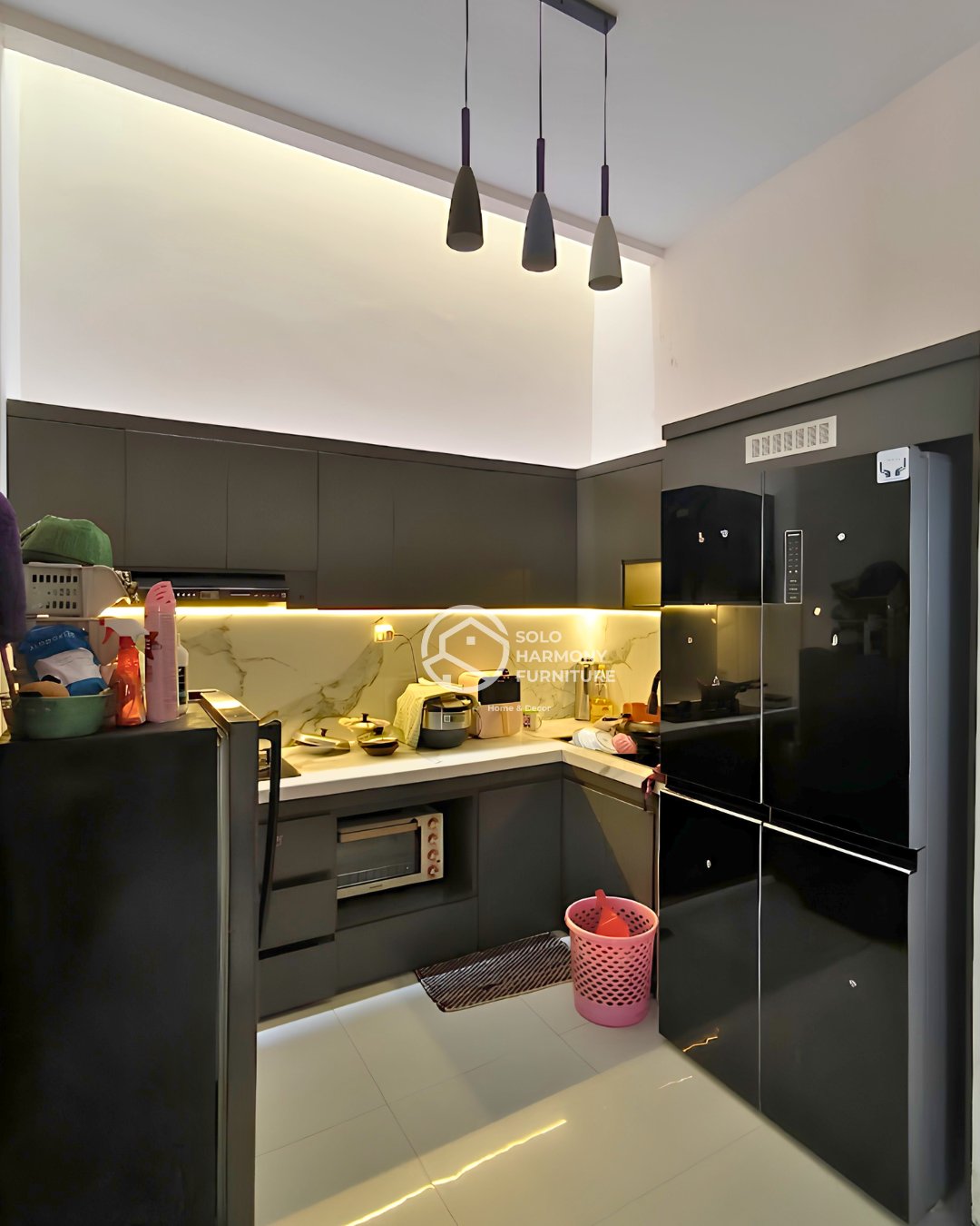 Kitchen Set Modern L-Shape Dark Charcoal Kitchen Set di D'Cendana Colomadu, Karanganyar. — Solo Harmony Furniture