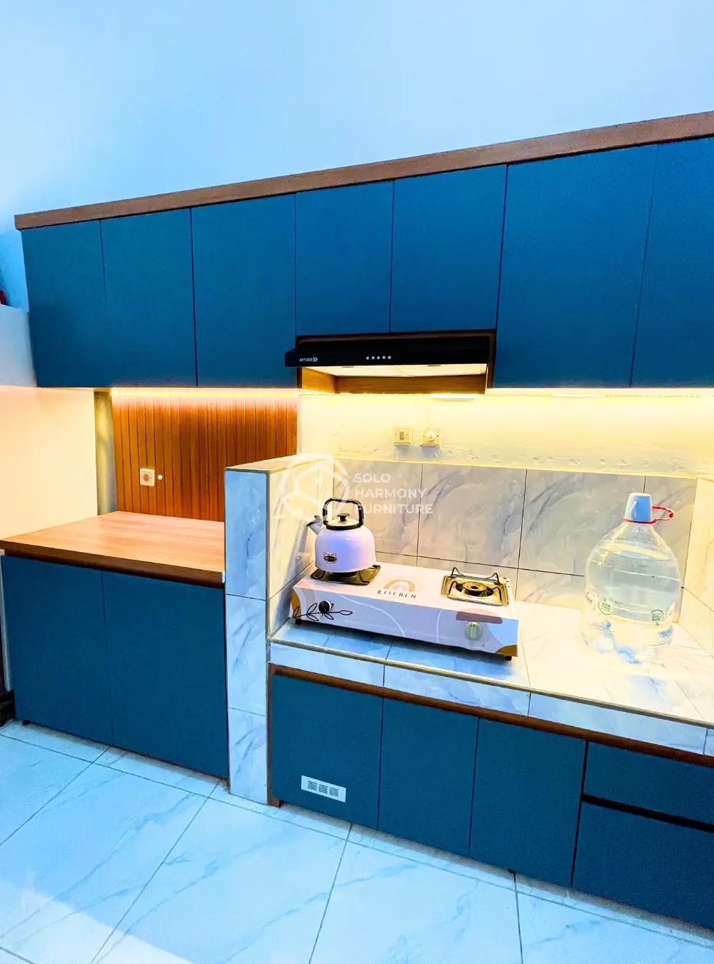 Kitchenset Minimalis Kontemporer — Kitchen Set foto 2 di Gawanan, karanganyar