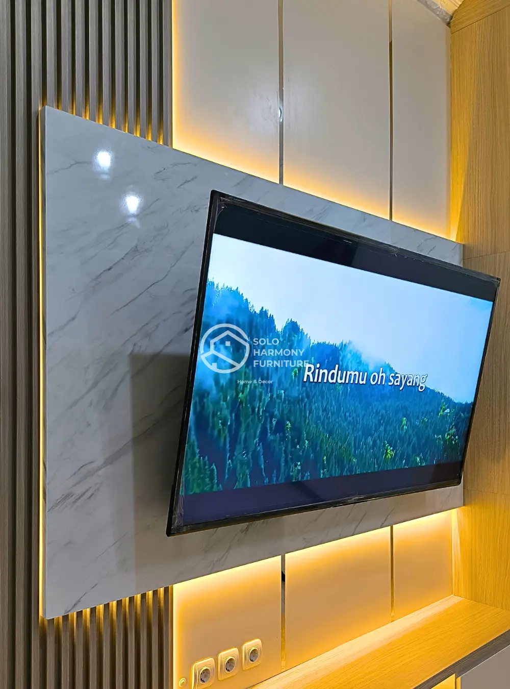 Backdrop Tv - Bu Welly — Backdrop TV foto 3 di Banyuanyar, Solo